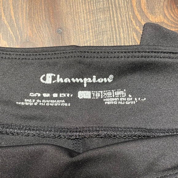 Women’s Champion Capris, Size XL - Picture 2 of 3